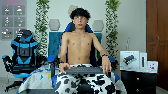 Snapshot of _taylor_black chatting on 10/07/25, 12:19  taylor black online show from 10/07/25, 12:19