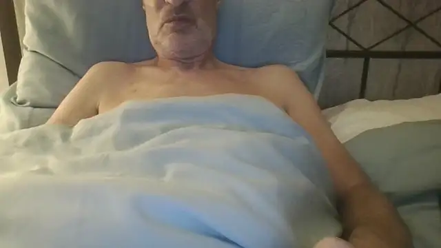 Snapshot of rogpb chatting on 12/23/25, 12:08 rogpb online show from 12/23/25, 12:08