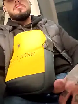 Snapshot of Barber33zk chatting on 09/24/25, 02:48 Barber33zk online show from 09/24/25, 02:48