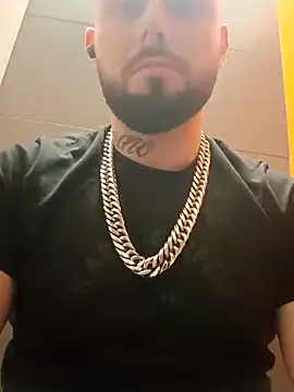 Snapshot of Barber33zk chatting on 09/30/25, 07:19 Barber33zk online show from 09/30/25, 07:19