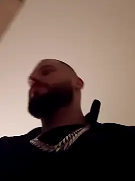 Snapshot of Barber33zk chatting on 10/12/25, 11:48 Barber33zk online show from 10/12/25, 11:48