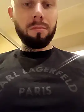 Snapshot of Barber33zk chatting on 11/13/25, 05:01 Barber33zk online show from 11/13/25, 05:01