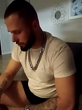 Snapshot of Barber33zk chatting on 11/17/25, 05:02 Barber33zk online show from 11/17/25, 05:02