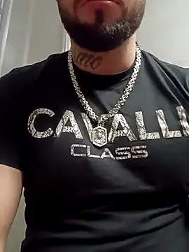 Snapshot of Barber33zk chatting on 12/20/25, 05:47 Barber33zk online show from 12/20/25, 05:47