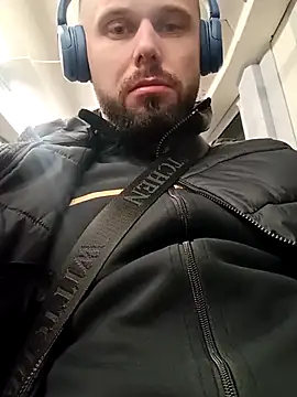 Snapshot of Barber33zk chatting on 03/23/26, 05:39 Barber33zk online show from 03/23/26, 05:39