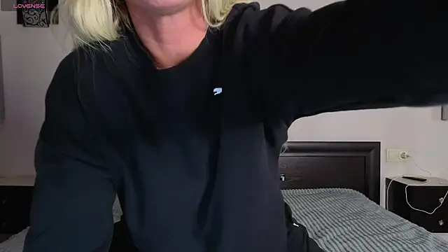 Snapshot of Whiteflower_xo chatting on 02/02/26, 06:34 Whiteflower xo online show from 02/02/26, 06:34
