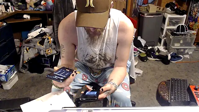 Snapshot of thejuicybacon chatting on 05/18/26, 04:35 thejuicybacon online show from 05/18/26, 04:35