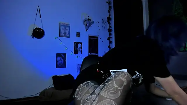 kattusauruss online show from 10/26/25, 04:40