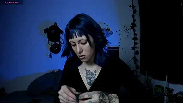 kattusauruss online show from 11/08/25, 12:22