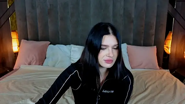 Neyla Charm online show from 10/10/25, 05:39