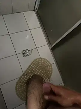 Snapshot of thomasllucas chatting on 03/11/26, 12:22 thomasllucas online show from 03/11/26, 12:22