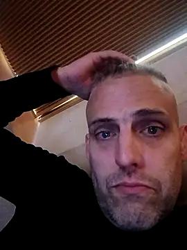 Snapshot of Stranwunder69 chatting on 09/16/25, 11:44 Stranwunder69 online show from 09/16/25, 11:44