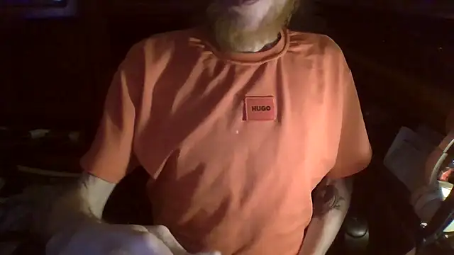 zipman92 online show from 12/15/25, 06:12