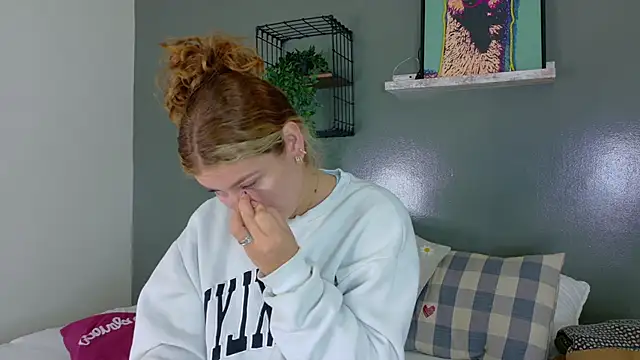 Snapshot of BelaMiller_ chatting on 11/03/25, 11:33 BelaMiller online show from 11/03/25, 11:33