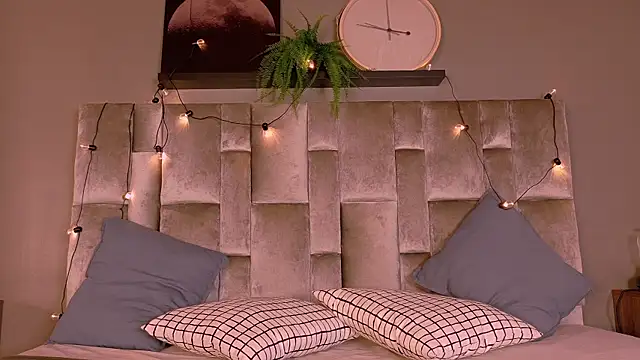 TiffValentinee  online show from 10/13/25, 03:17