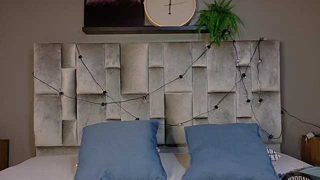 TiffValentinee  online show from 11/10/25, 08:08