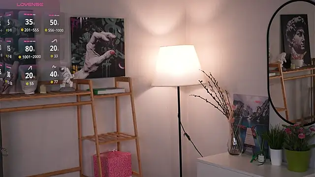 MoiraEger online show from 09/25/25, 05:05