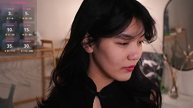 MoiraEger online show from 10/11/25, 05:11