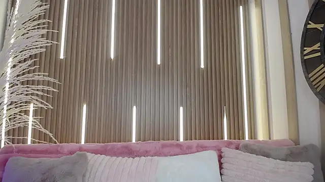 MylaDreams online show from 09/29/25, 03:22