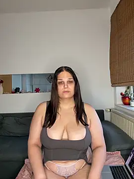 Katherine Leyla online show from 05/27/26, 07:00
