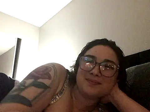 paigeycakes online show from 11/22/25, 05:06