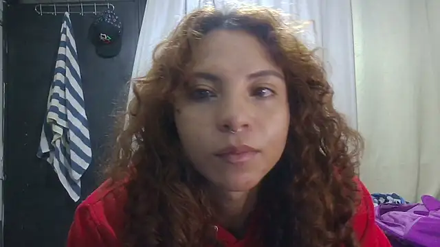 Snapshot of VioletV chatting on 06/19/26, 01:21 VioletV online show from 06/19/26, 01:21
