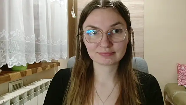 LooveELLYx online show from 12/17/25, 09:54