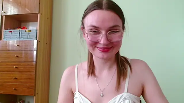 LooveELLYx online show from 04/29/26, 05:30