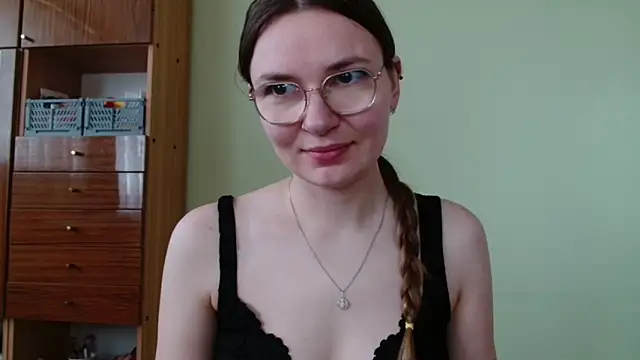 Snapshot of LooveELLYx chatting on 06/11/26, 06:33 LooveELLYx online show from 06/11/26, 06:33