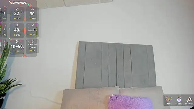 Snapshot of Sophia_Ebony chatting on 10/14/25, 01:34 Sophia Ebony online show from 10/14/25, 01:34