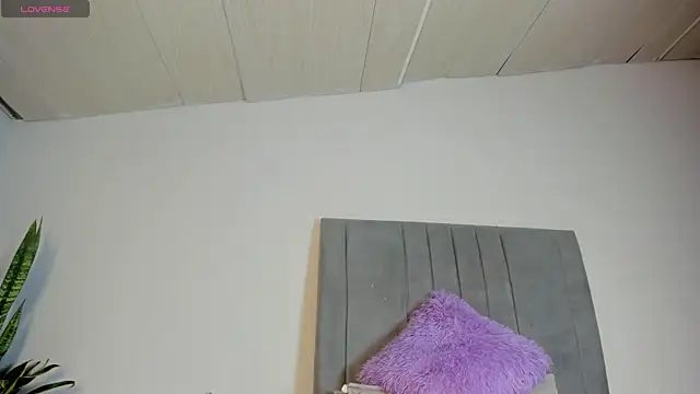 Snapshot of Sophia_Ebony chatting on 10/15/25, 01:00 Sophia Ebony online show from 10/15/25, 01:00