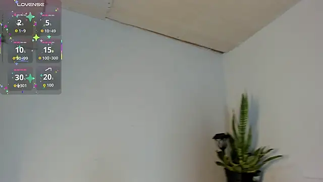 Snapshot of Sophia_Ebony chatting on 10/17/25, 12:30 Sophia Ebony online show from 10/17/25, 12:30