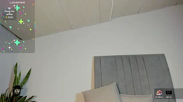 Snapshot of Sophia_Ebony chatting on 10/20/25, 12:49 Sophia Ebony online show from 10/20/25, 12:49