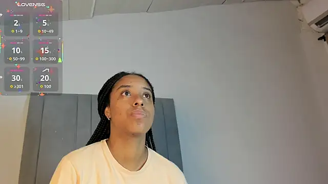 Snapshot of Sophia_Ebony chatting on 10/22/25, 12:38 Sophia Ebony online show from 10/22/25, 12:38