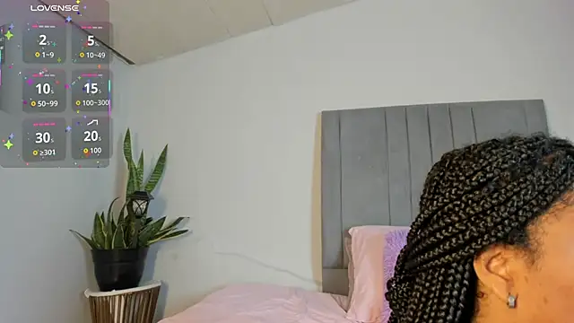 Snapshot of Sophia_Ebony chatting on 10/23/25, 12:26 Sophia Ebony online show from 10/23/25, 12:26