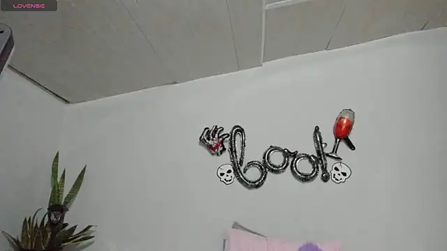 Snapshot of Sophia_Ebony chatting on 10/27/25, 12:31 Sophia Ebony online show from 10/27/25, 12:31