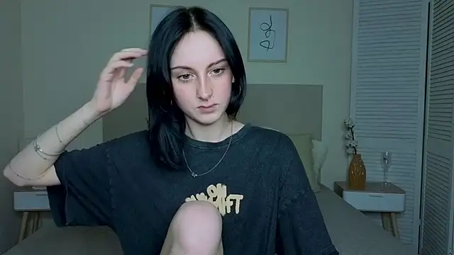 Little moly999 online show from 11/12/25, 10:09