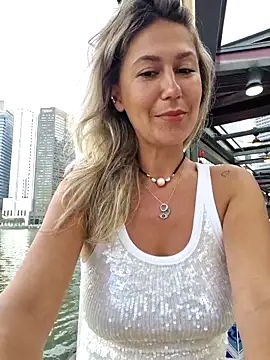 Snapshot of CelynaRoss chatting on 02/27/26, 10:04 CelynaRoss online show from 02/27/26, 10:04