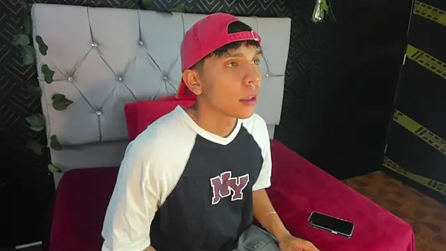 Thiago Kozak online show from 10/18/25, 01:12