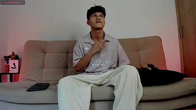 2Amateur Guys online show from 11/06/25, 10:21