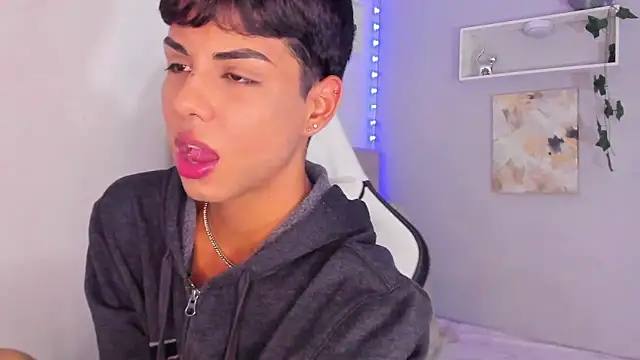 Snapshot of Thomas_wil chatting on 10/20/25, 10:16 Thomas wil online show from 10/20/25, 10:16