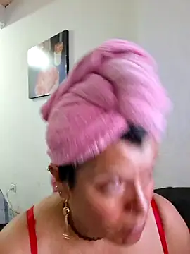 Hanna Kieran online show from 10/26/25, 06:47