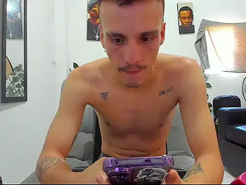 Snapshot of Latins_Boss chatting on 07/14/26, 05:18 Latins Boss online show from 07/14/26, 05:18