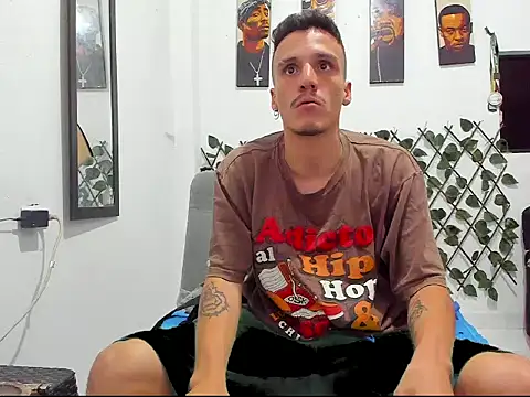 Snapshot of Latins_Boss chatting on 07/28/26, 03:02 Latins Boss online show from 07/28/26, 03:02