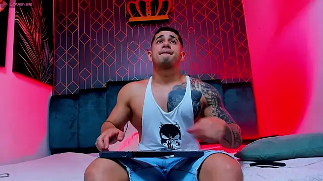 king falconer online show from 09/23/25, 06:05