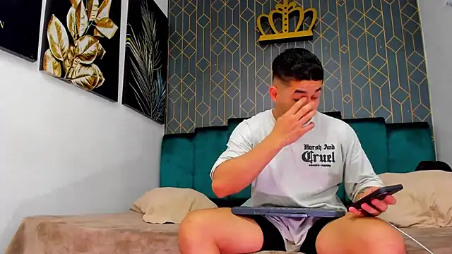 king falconer online show from 10/09/25, 12:52