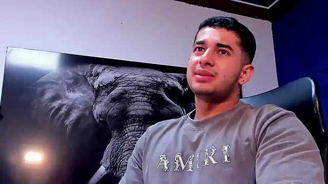 king falconer online show from 12/04/25, 02:32