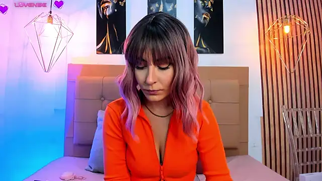 Snapshot of alesziarose chatting on 09/29/25, 07:19 alesziarose online show from 09/29/25, 07:19