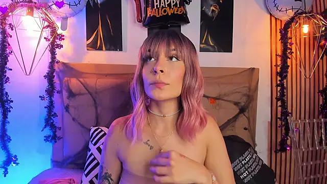 Snapshot of alesziarose chatting on 10/08/25, 07:55 alesziarose online show from 10/08/25, 07:55