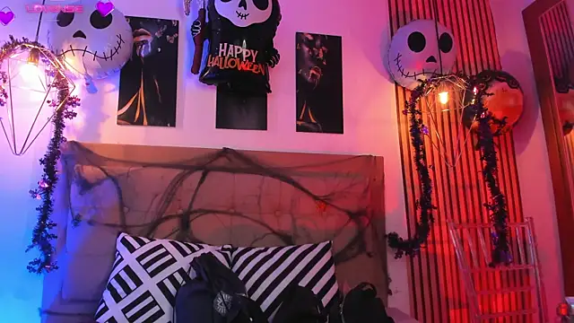 Snapshot of alesziarose chatting on 10/09/25, 07:56 alesziarose online show from 10/09/25, 07:56